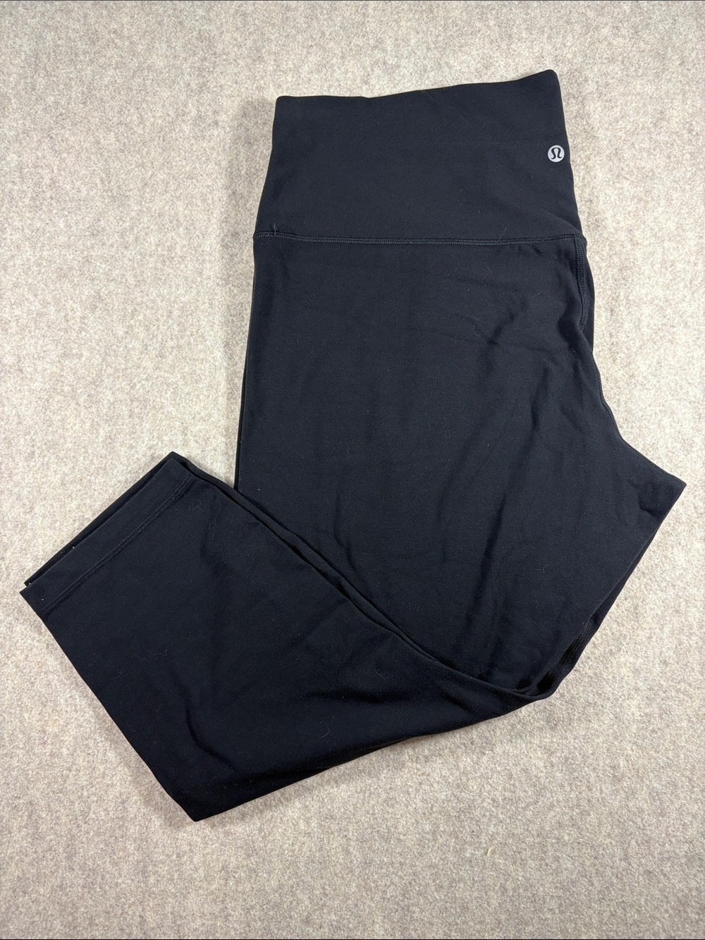 Lululemon Align High Rise Crop 23” Black size 20 EUC